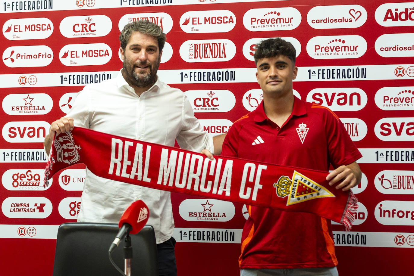 El nuevo fichaje del Real Murcia, Jorge Mier, en imágenes