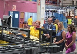 La consejera Conchita Ruiz y Enrique Ayuso, durante la visita.