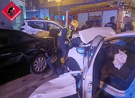 Cuatro heridos en el choque entre dos vehículos en el centro de Torrevieja