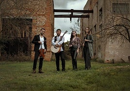 Los componentes de la banda de folk alicantina Cooldesac.