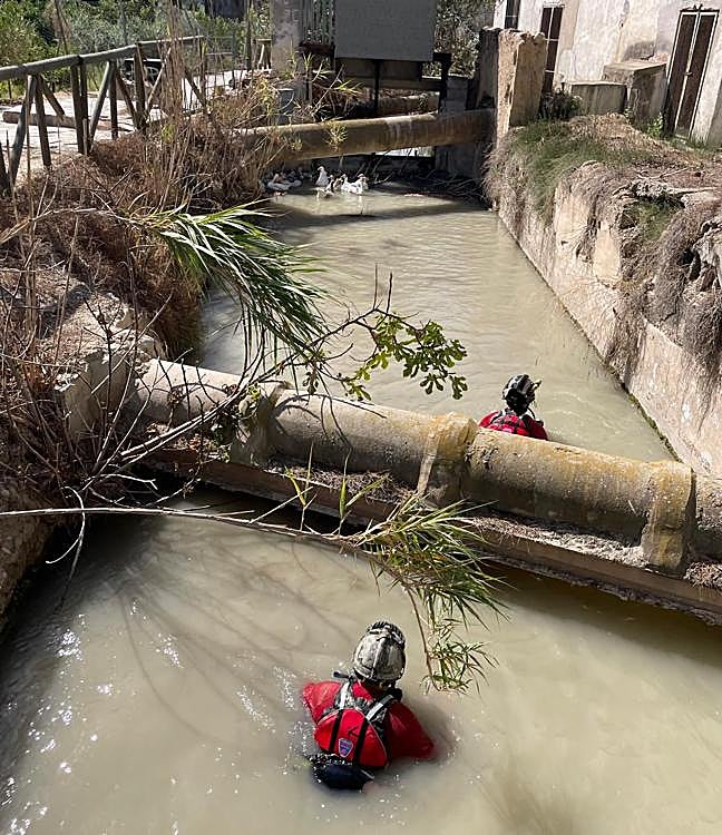 Labores de búsqueda del desaparecido.