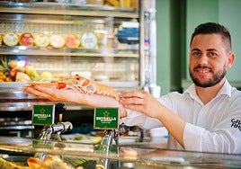 Una cigala sobre el mostrador del Gran Rhin.