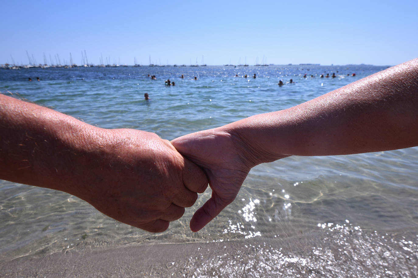 En imágenes, el abrazo al Mar Menor