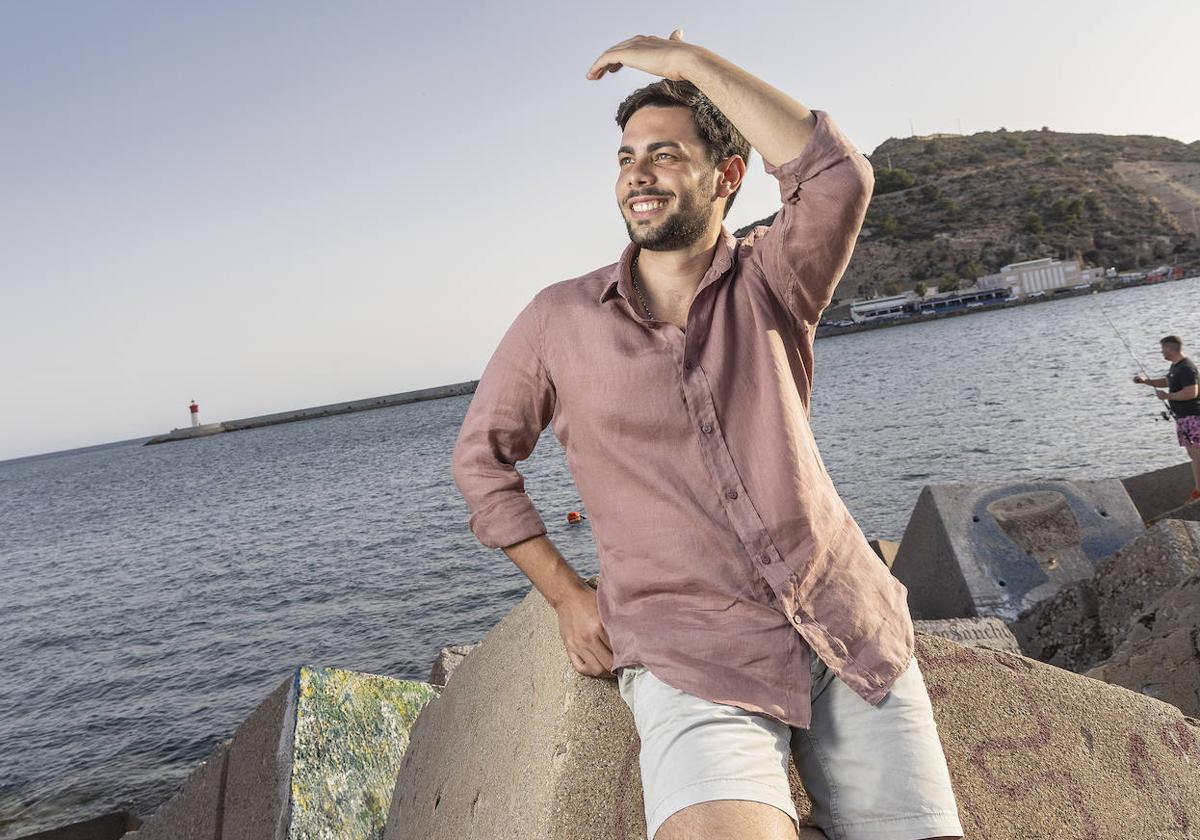 El concejal cartagenero Nacho Jáudenes, en el Faro de la Curra del Puerto de Cartagena.