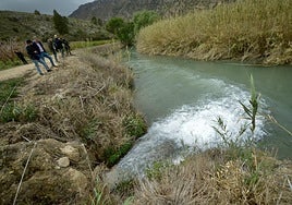 Apertura de varios pozos de sequía en el sinclinal de Calasparra, en marzo de este año.