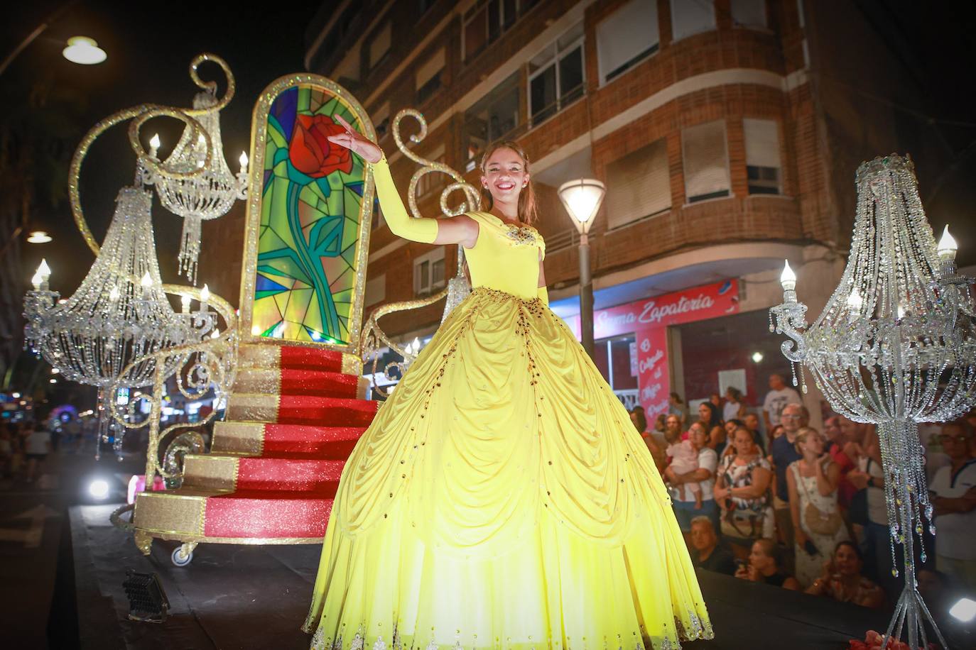 El desfile del Carnaval de Torrevieja, en imágenes