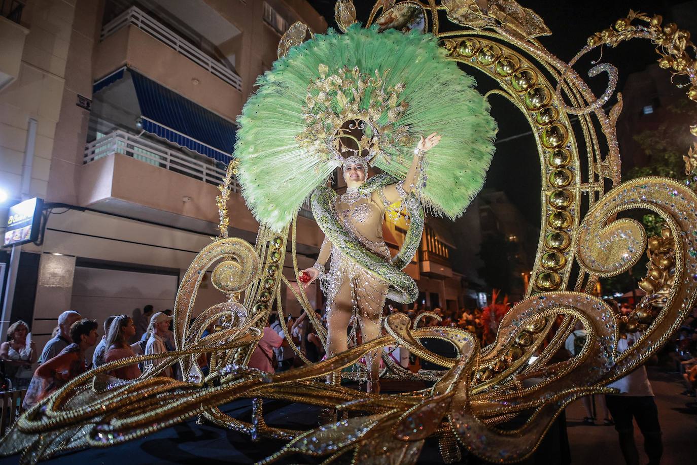 El desfile del Carnaval de Torrevieja, en imágenes