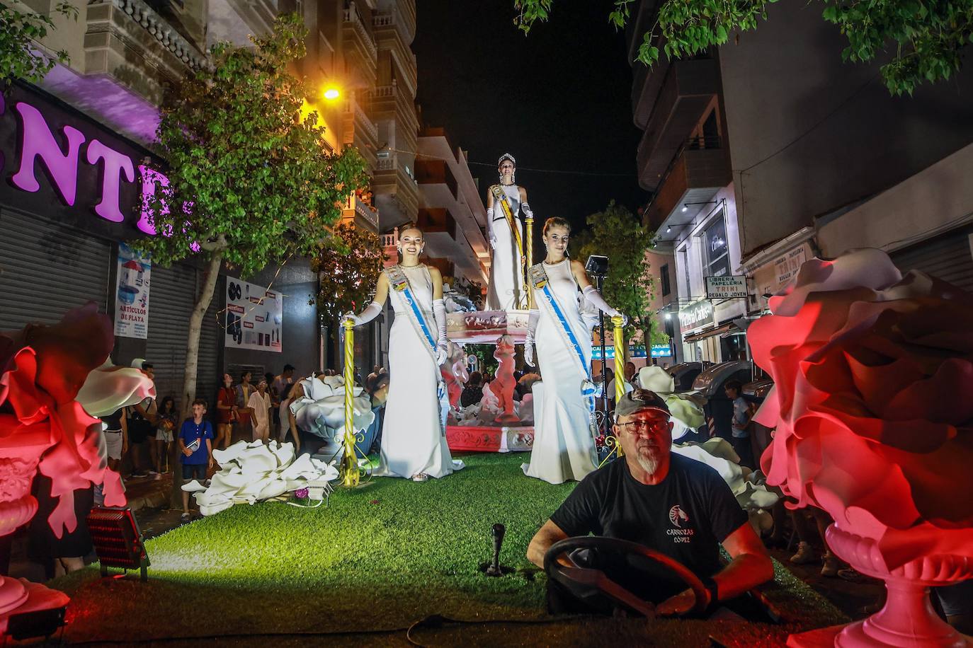 El desfile del Carnaval de Torrevieja, en imágenes