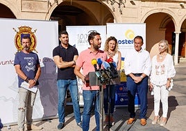 El director general del Instituto de Turismo de la Región de Murcia, Juan Francisco Martínez, este viernes en la Plaza de España de Lorca.