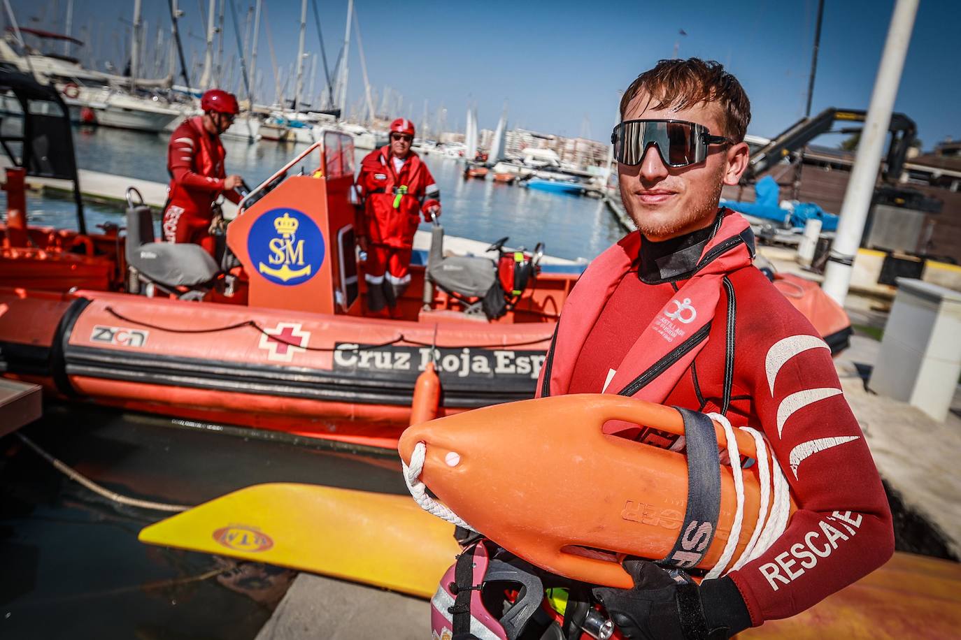 Un día con el equipo de Salvamento Marítimo de Cruz Roja de Torrevieja, en imágenes