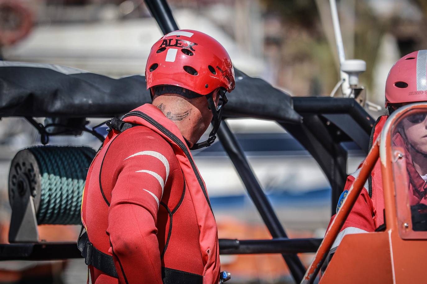 Un día con el equipo de Salvamento Marítimo de Cruz Roja de Torrevieja, en imágenes