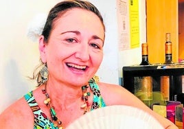 Dolores Galindo disfrutando en la playa de Aguadulce, en Almería.