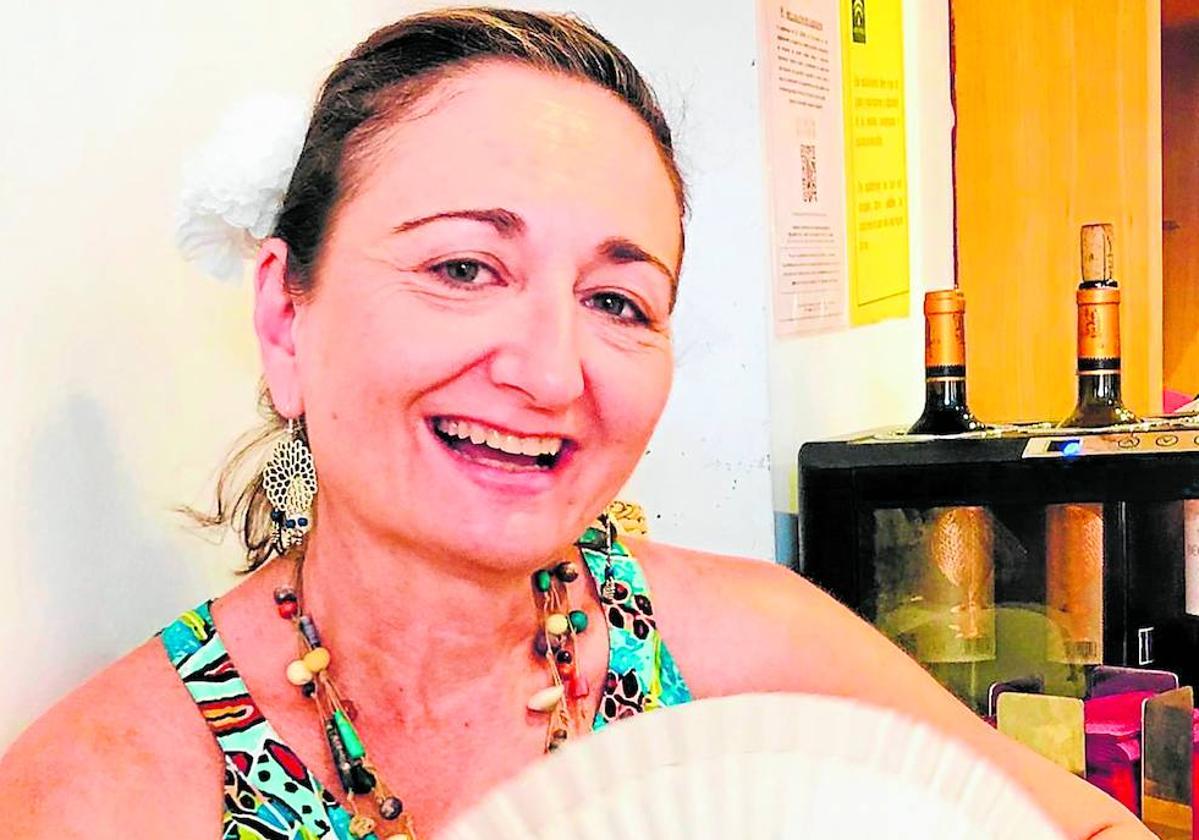 Dolores Galindo disfrutando en la playa de Aguadulce, en Almería.