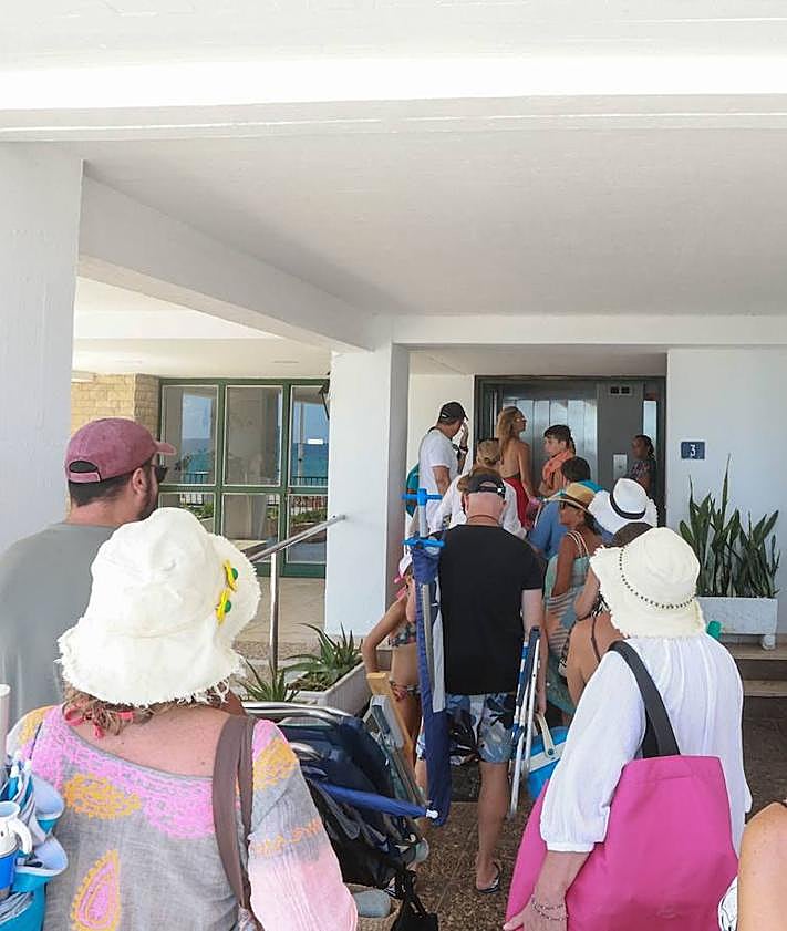 Imagen secundaria 2 - Persiste el peligro de desprendimientos en la playa Barranco Rubio de Campoamor