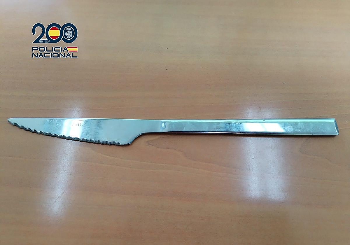 El cuchillo que portaba el detenido.
