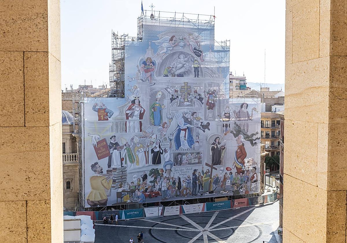 El Ayuntamiento presenta los actos para celebrar la retirada de la lona de la Catedral de Murcia, en imágenes