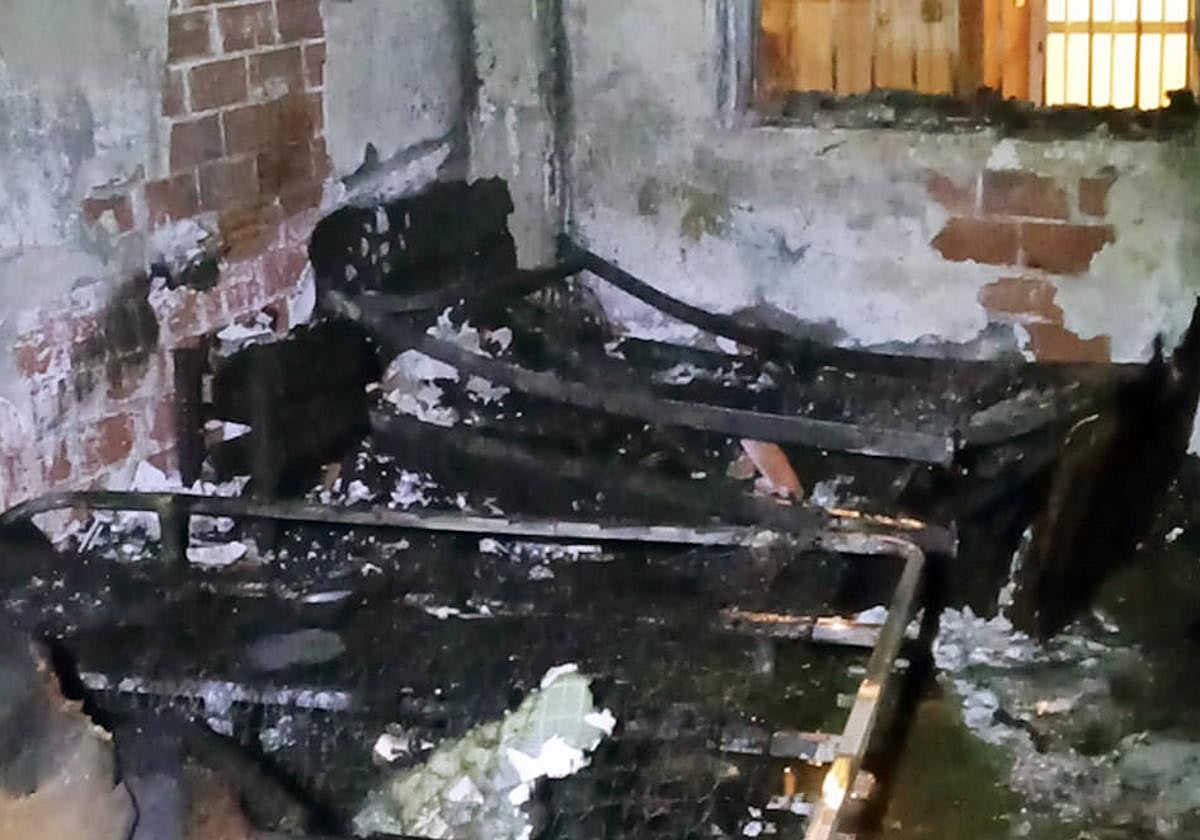 Estado de una de las habitaciones después del incendio.