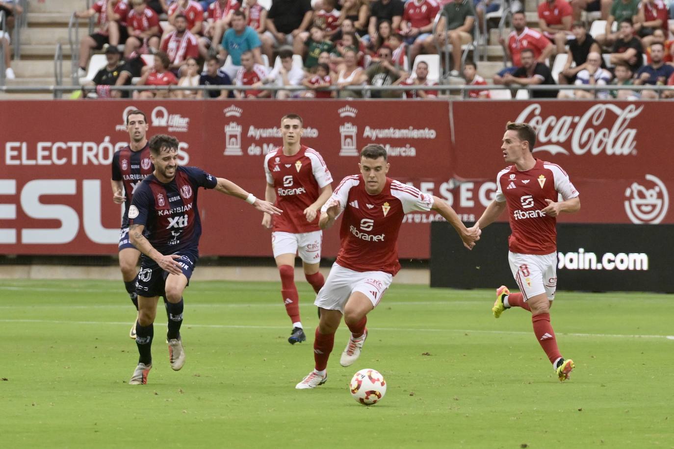 La derrota del Real Murcia frente al Yeclano ante su afición, en imágenes