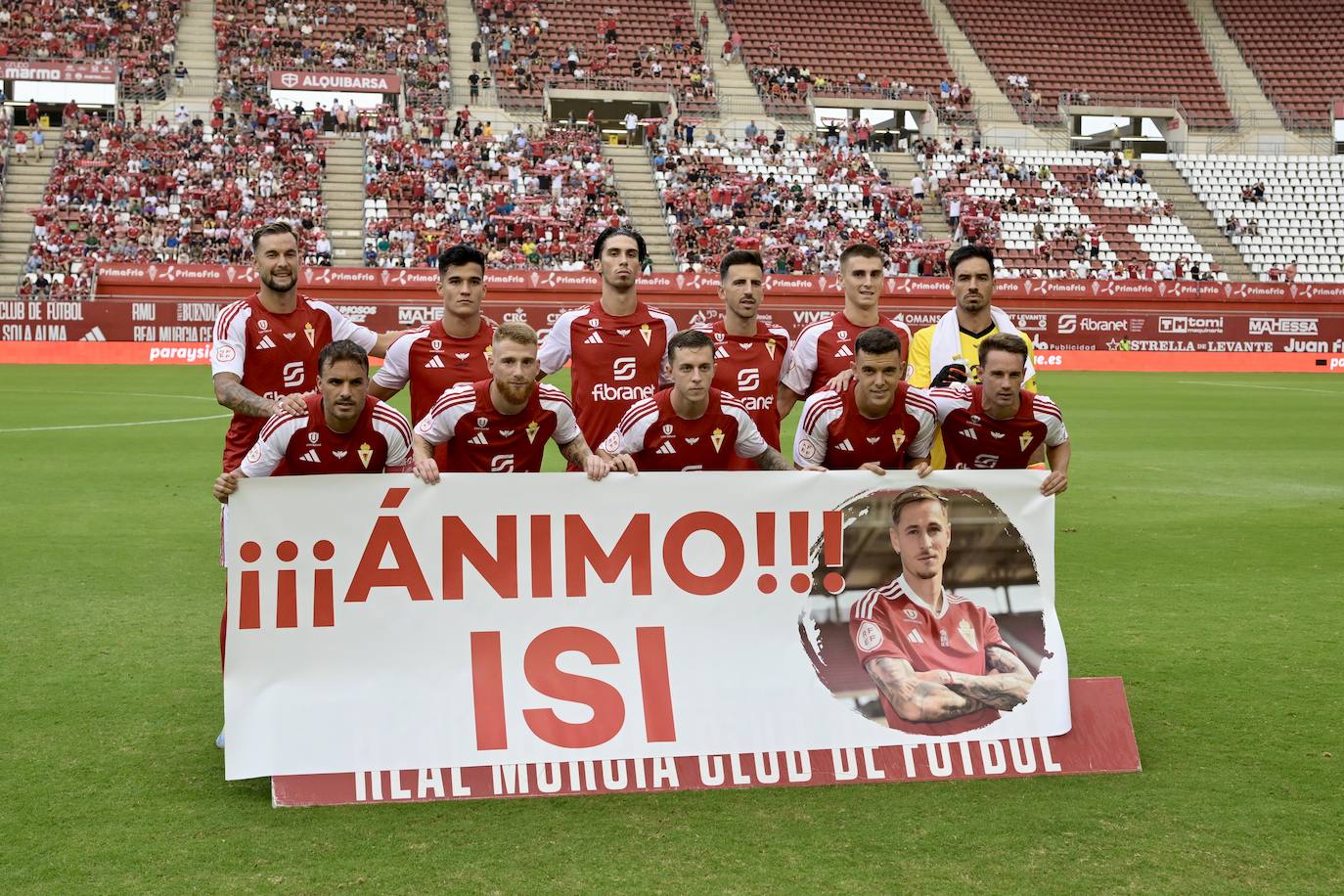 La derrota del Real Murcia frente al Yeclano ante su afición, en imágenes