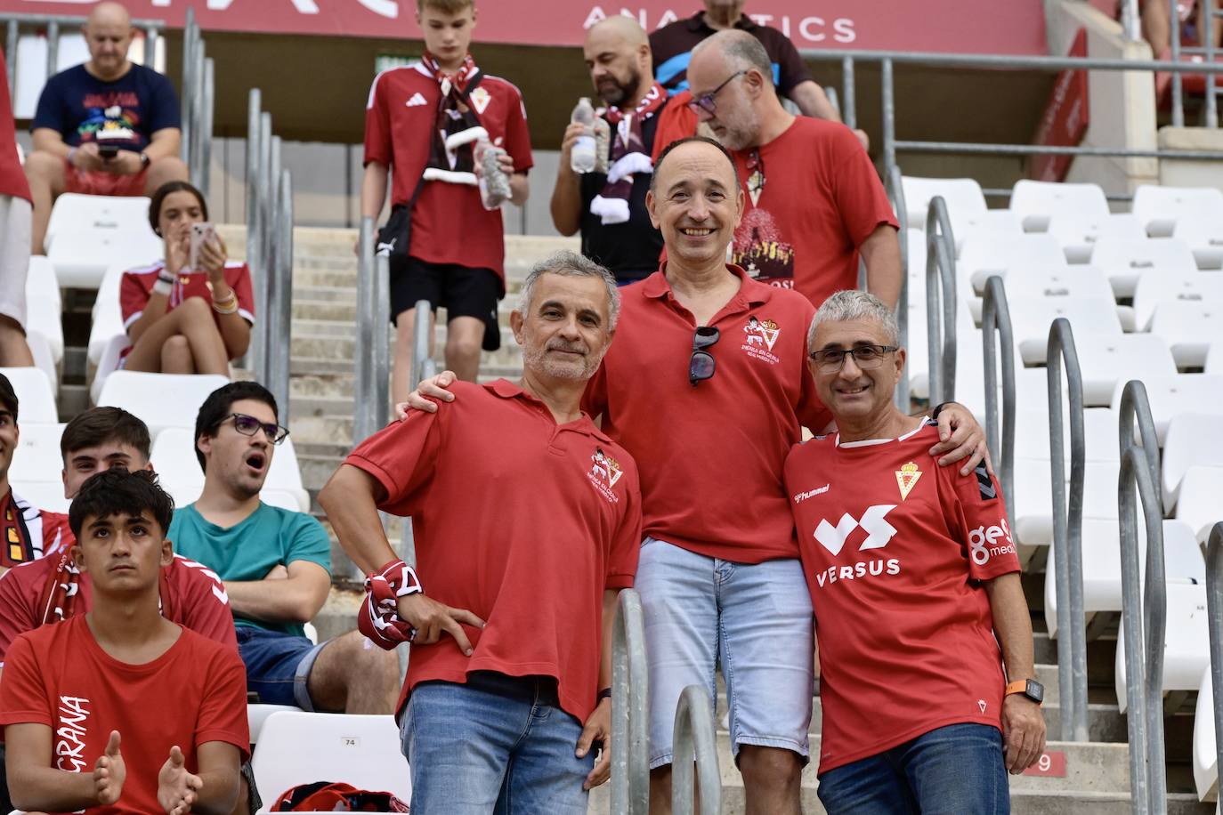 La derrota del Real Murcia frente al Yeclano ante su afición, en imágenes