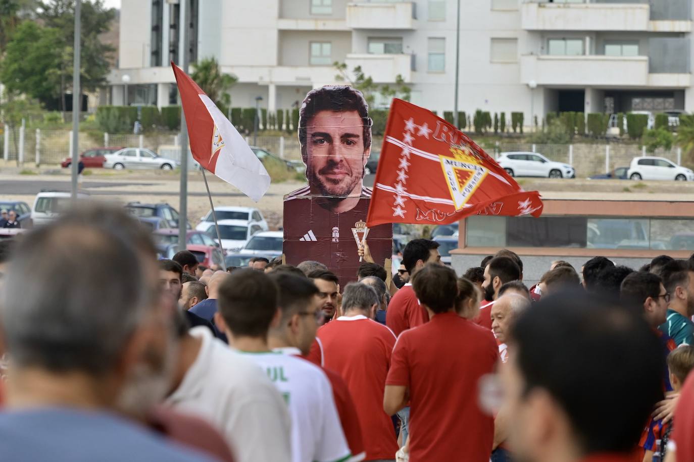 La derrota del Real Murcia frente al Yeclano ante su afición, en imágenes