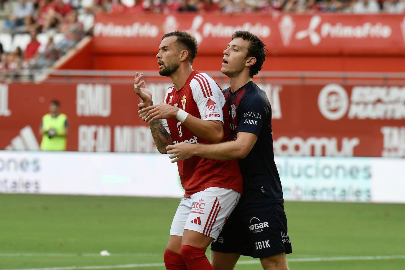 La derrota del Real Murcia frente al Yeclano ante su afición, en imágenes