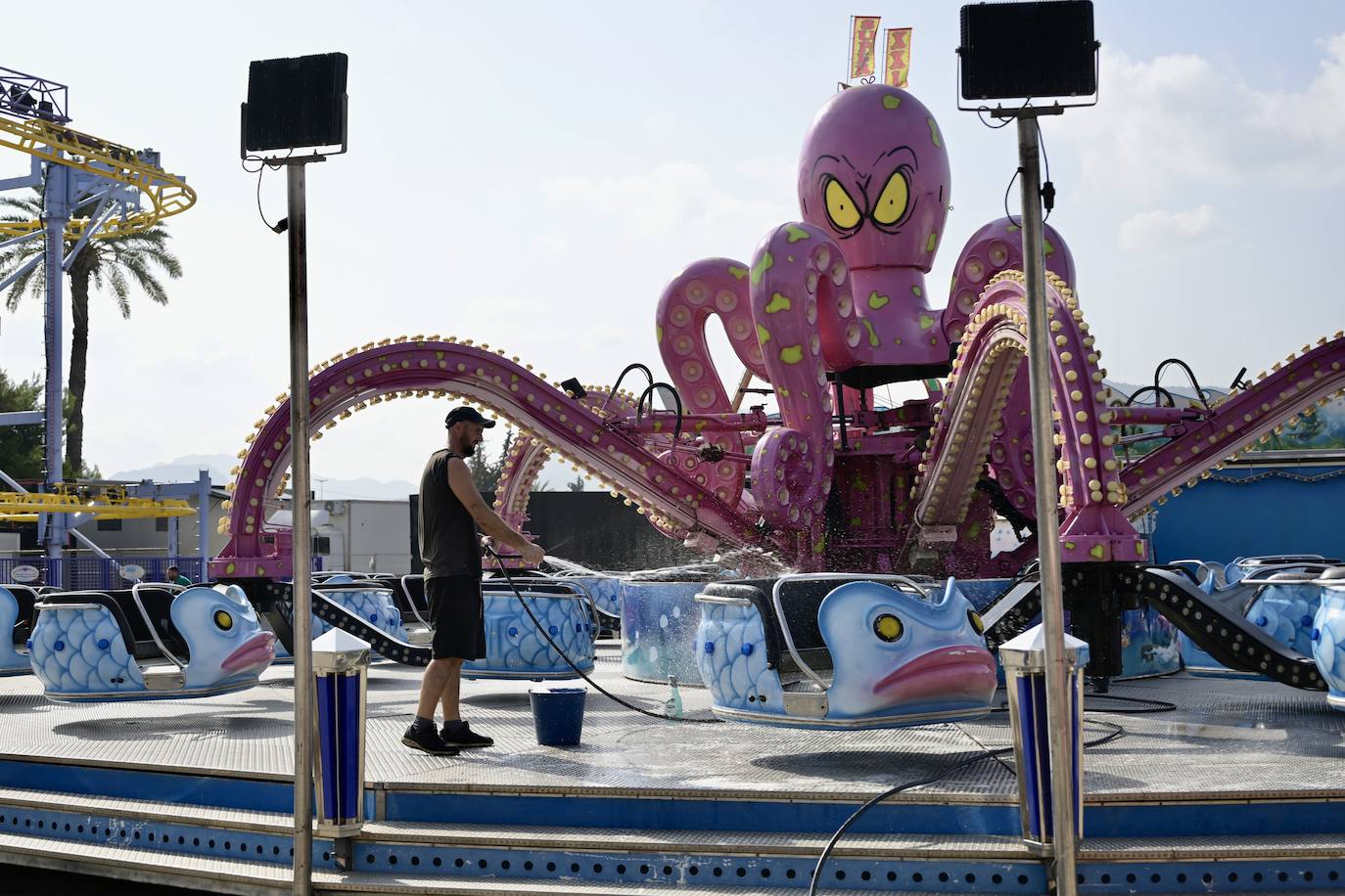 La instalación de las atracciones de la Feria de Septiembre de Murcia, en imágenes