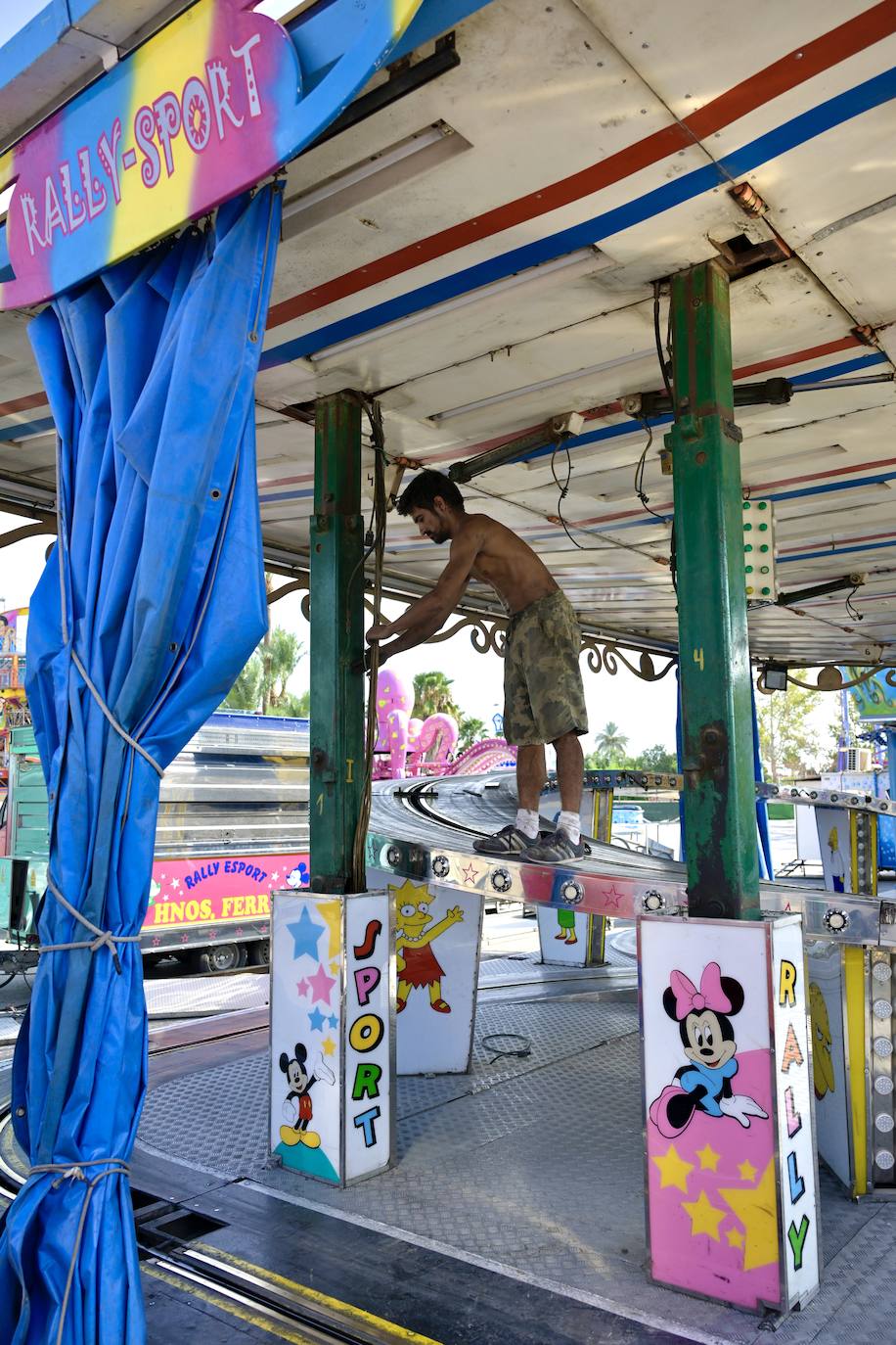 La instalación de las atracciones de la Feria de Septiembre de Murcia, en imágenes