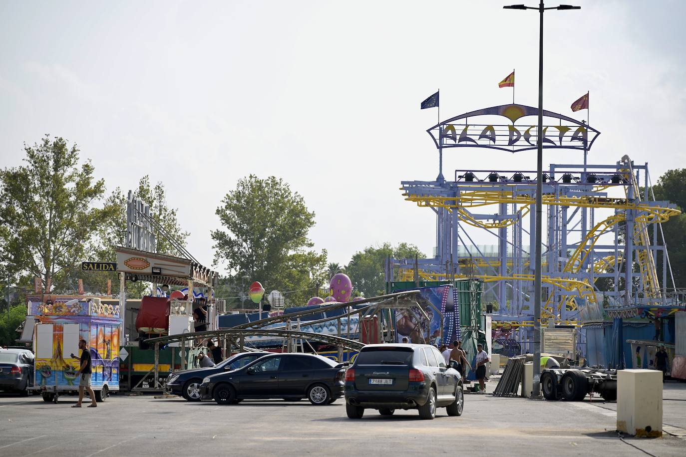 La instalación de las atracciones de la Feria de Septiembre de Murcia, en imágenes