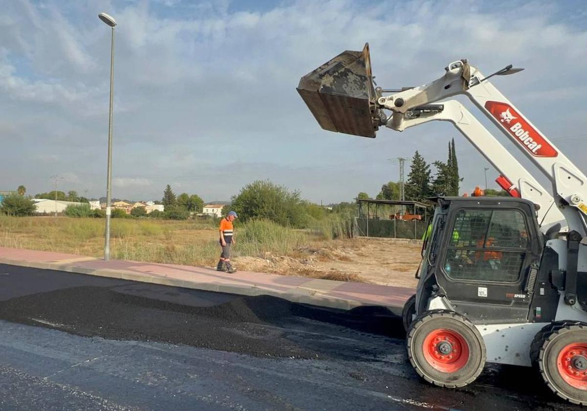 Comienzo de las obras en la calle Paco Esteban de la pedanía murciana de La Albatalía.