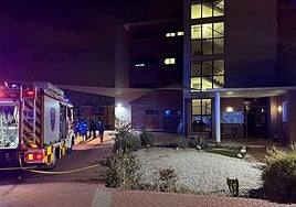 Bomberos en el lugar del suceso.