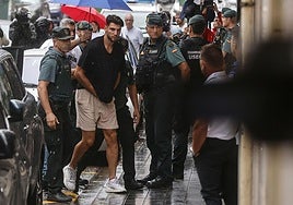 Rafa Mir, escoltado por la Guardia Civil al juzgado este miércoles.