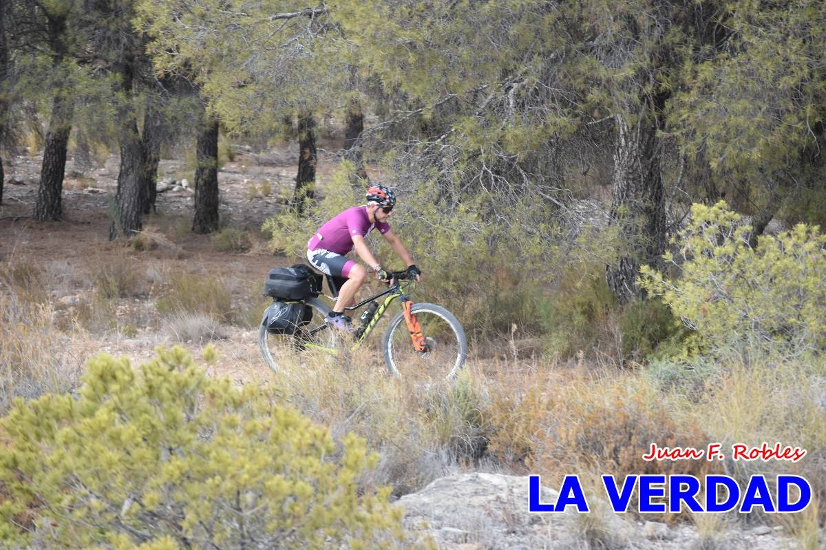 Pedaleando cientos de kilómetros para rezar ante la Vera Cruz de Caravaca