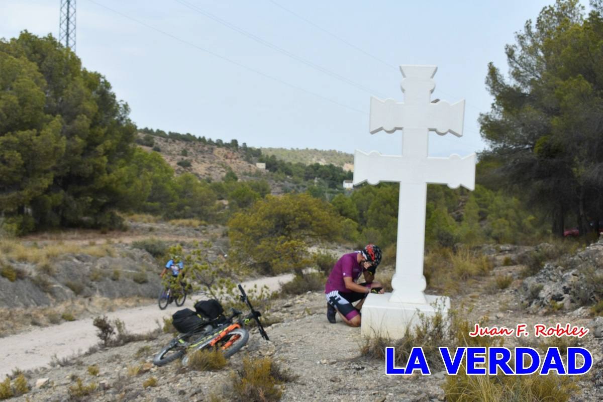 Pedaleando cientos de kilómetros para rezar ante la Vera Cruz de Caravaca