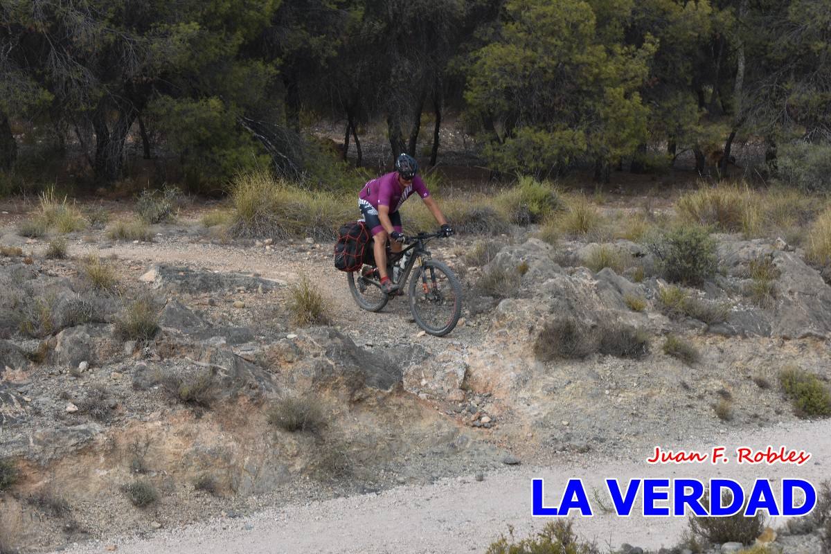 Pedaleando cientos de kilómetros para rezar ante la Vera Cruz de Caravaca