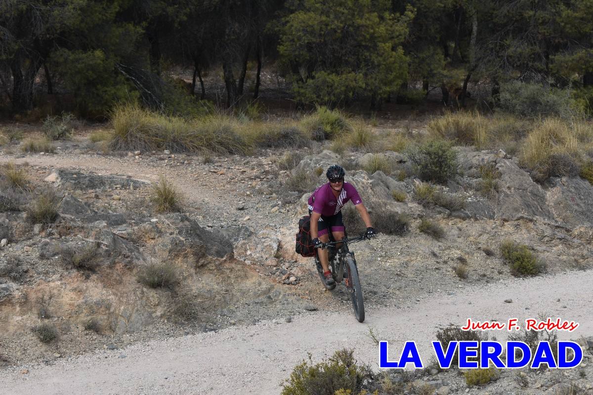 Pedaleando cientos de kilómetros para rezar ante la Vera Cruz de Caravaca