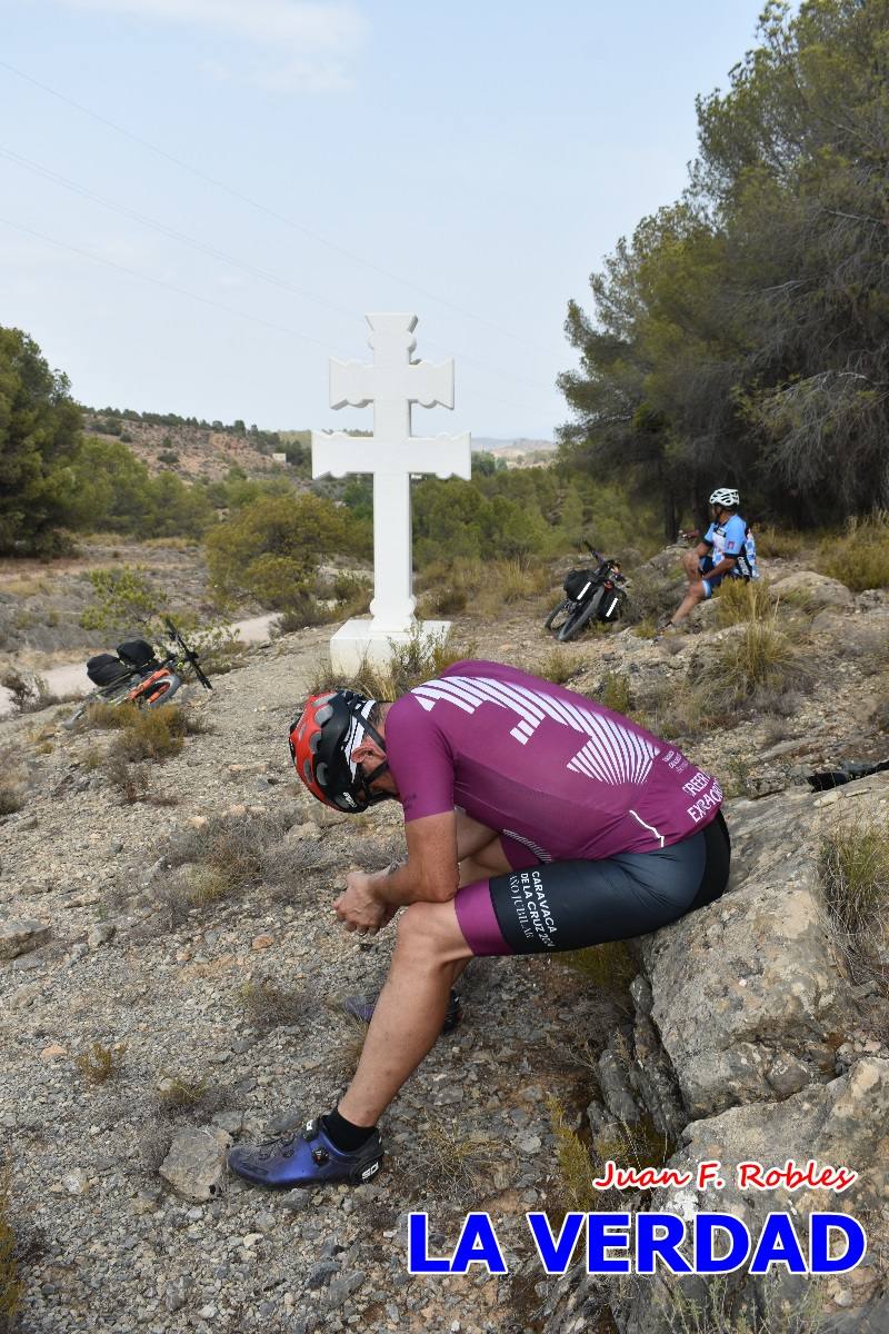 Pedaleando cientos de kilómetros para rezar ante la Vera Cruz de Caravaca