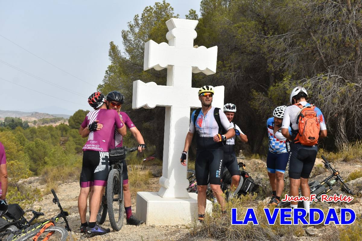 Pedaleando cientos de kilómetros para rezar ante la Vera Cruz de Caravaca