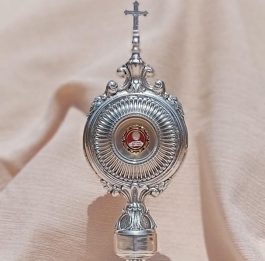 El Vaticano entrega una reliquia de San Juan Pablo II al Museo de la Purísima de Torrevieja