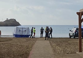 Servicios de Emergencias en el lugar de los hechos.