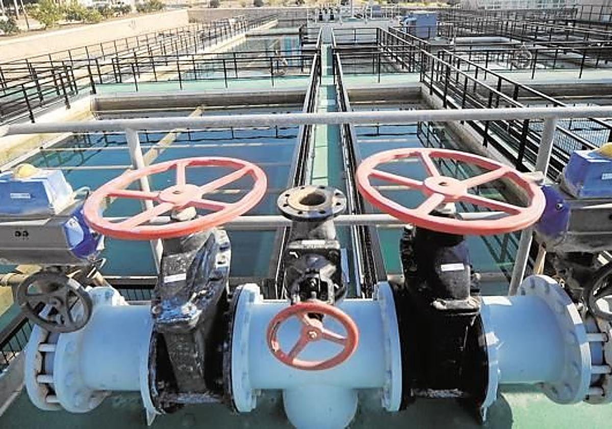 Imagen de archivo de una planta potabilizadora de la Mancomunidad del Taibilla.