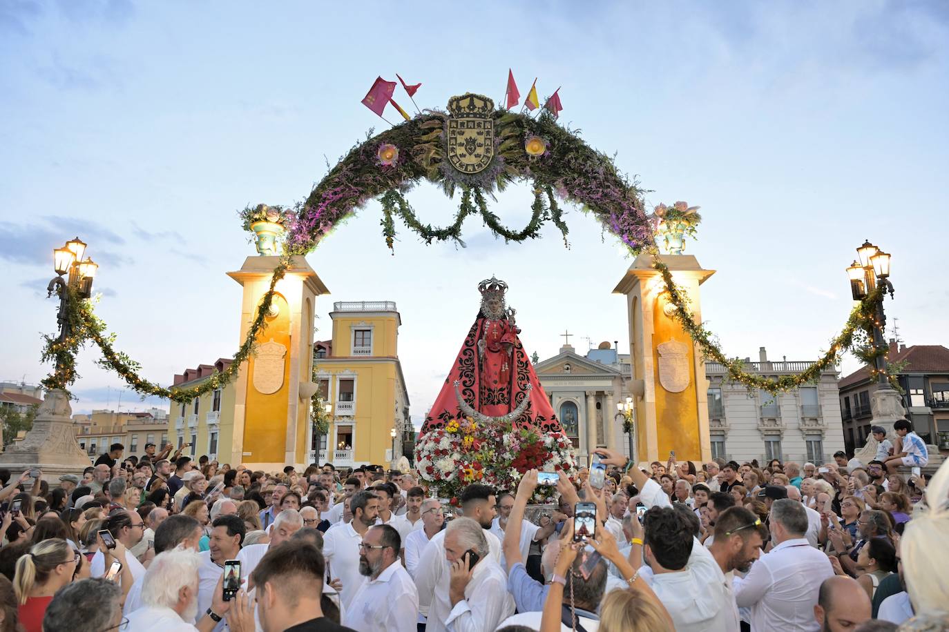 La bajada de la Virgen de la Fuensanta a la Catedral de Murcia, en imágenes