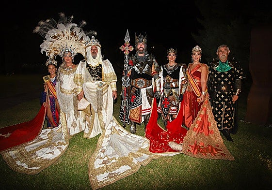 Los cargos festeros, anoche, antes de la gala.