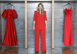 En su empresa. La diseñadora y empresaria Ester Cerdán, en la sede de su marca de ropa, Laura Bernal, en Molina de Segura.