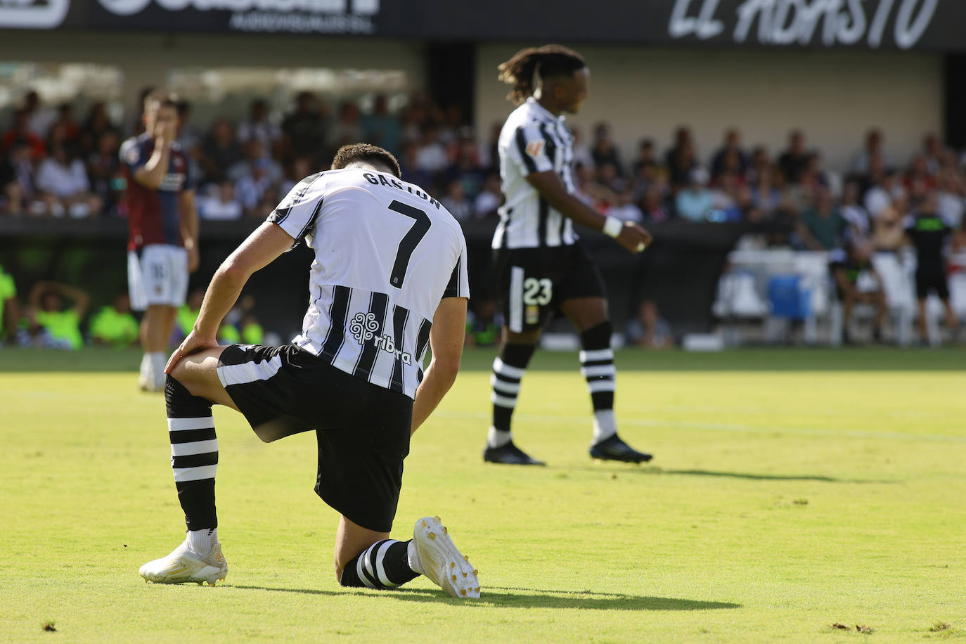 La derrota del Cartagena frente al Levante, en imágenes