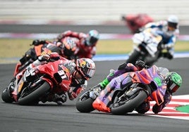 Acosta y Morbidelli en el circuito de Misano en San Marino.