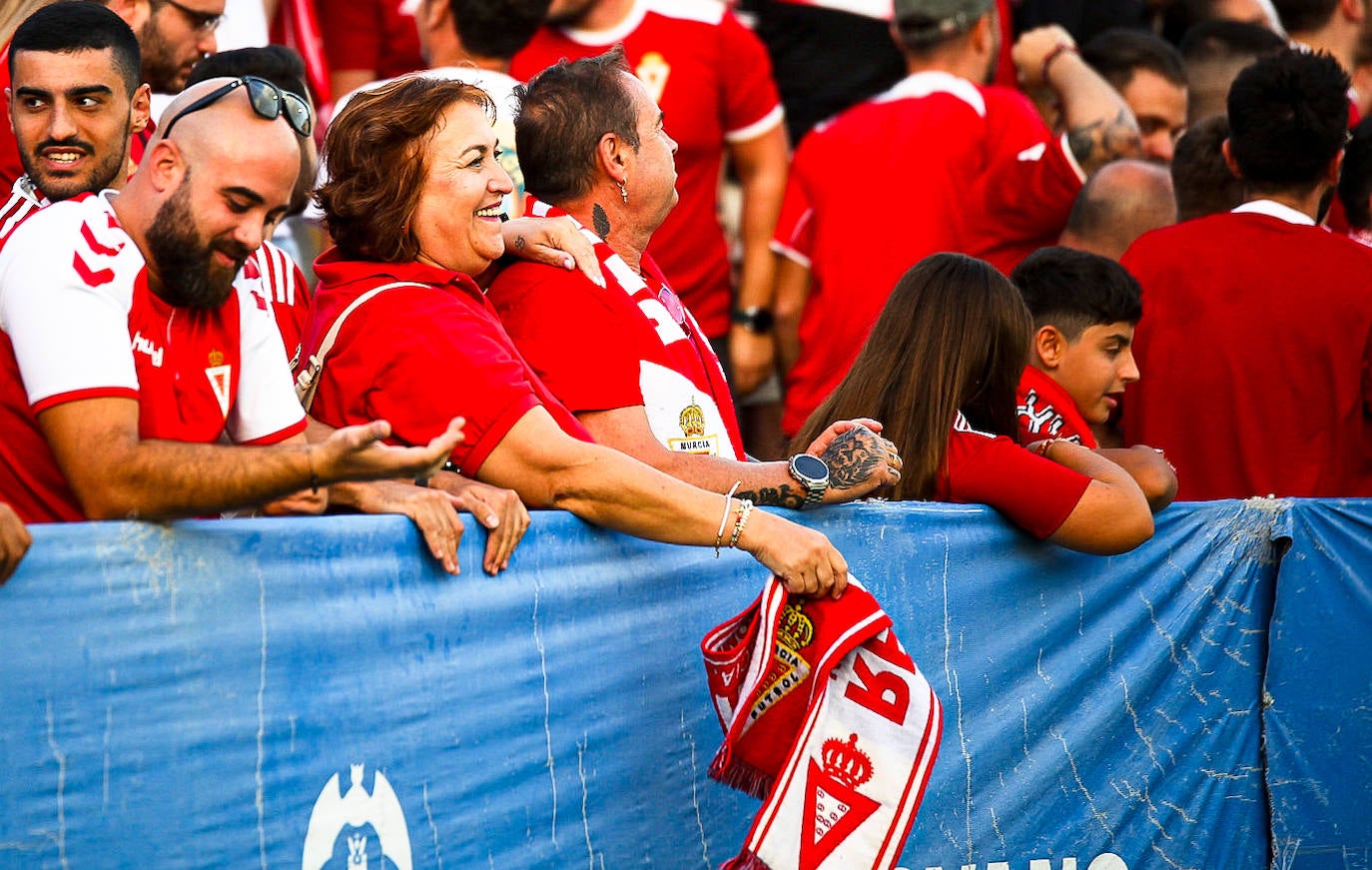 La victoria del Real Murcia frente al Alcoyano, en imágenes