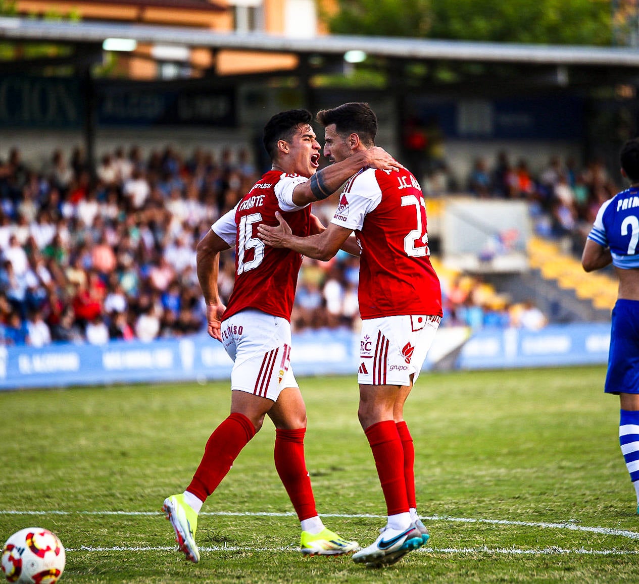 La victoria del Real Murcia frente al Alcoyano, en imágenes