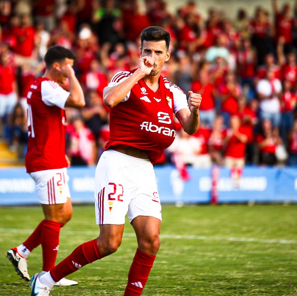 La victoria del Real Murcia frente al Alcoyano, en imágenes