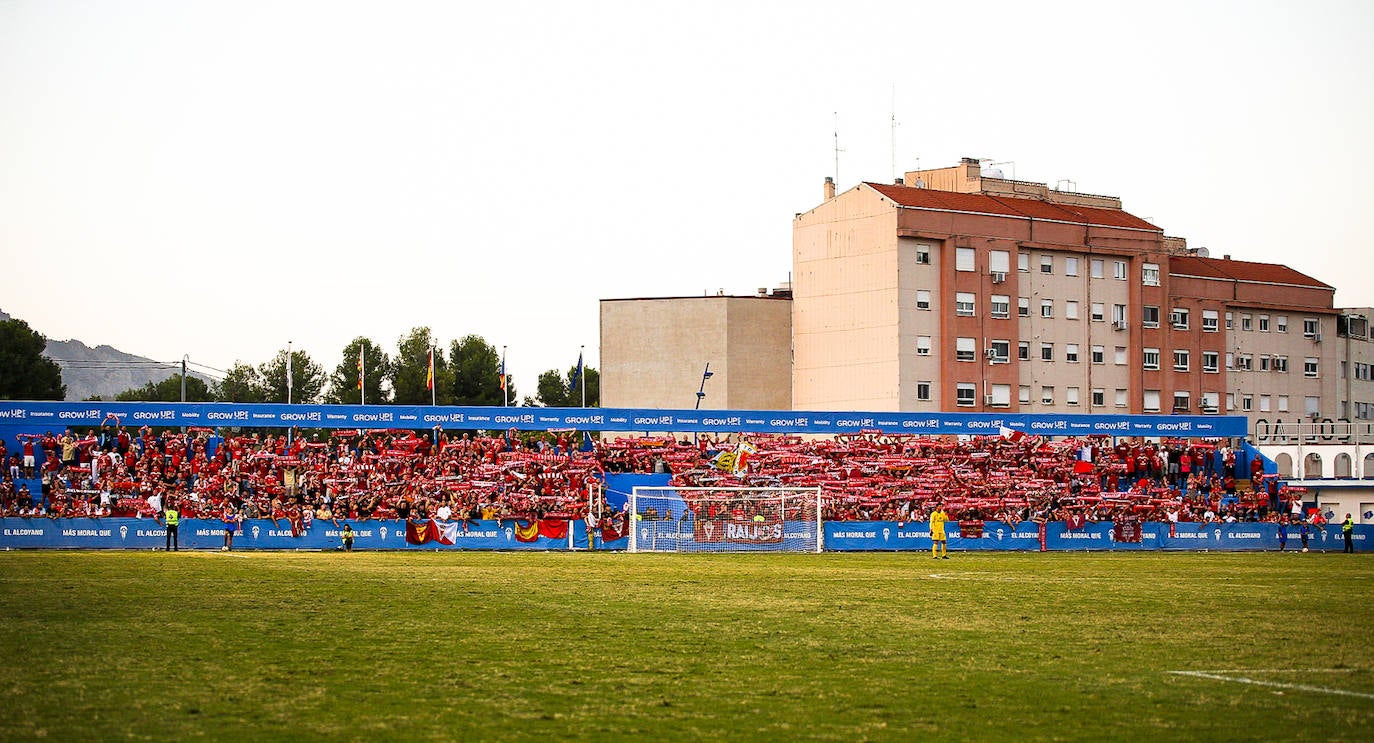 La victoria del Real Murcia frente al Alcoyano, en imágenes